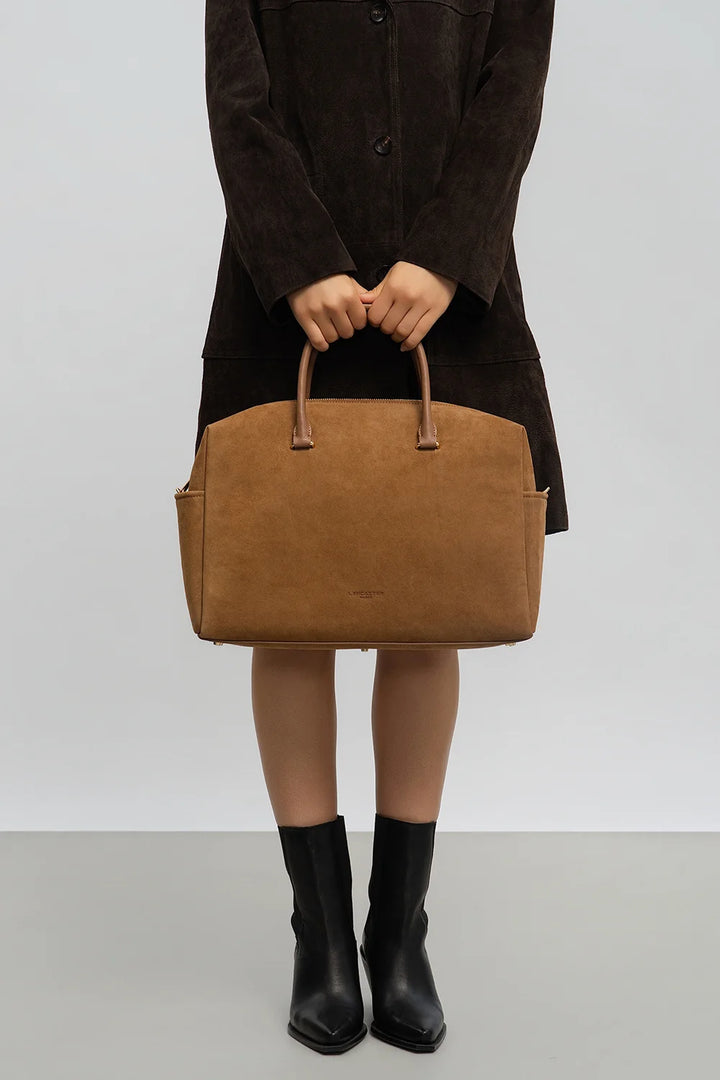 Sac cabas main camel en velours Suede Cube Lancaster 530-60