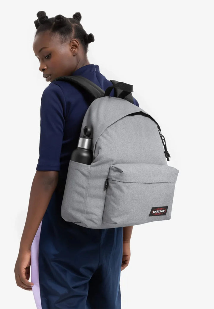 Sac à dos Day Pak'r gris pour les étudiants au lycée Eastpak