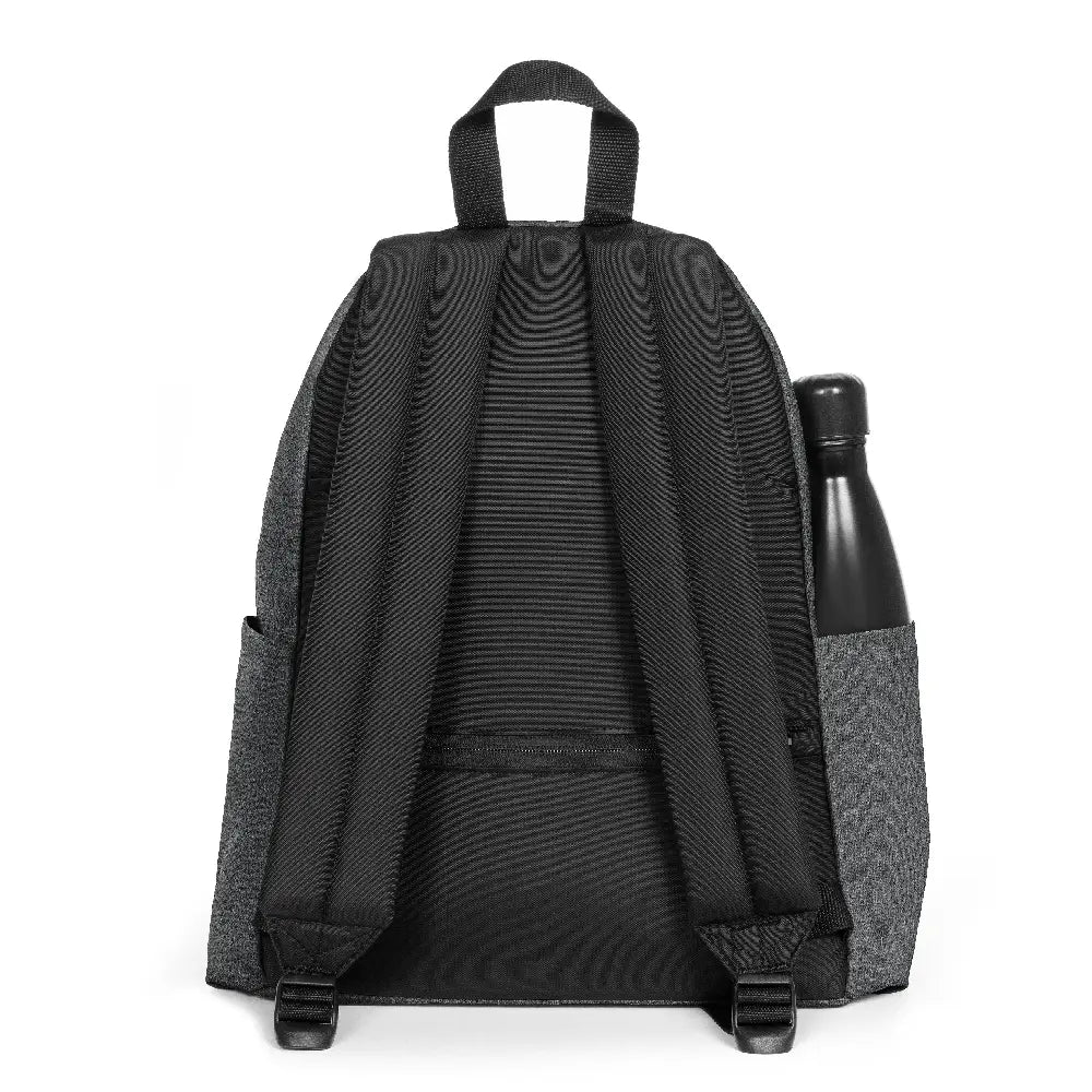 Sac à dos scolaire Day Pak'r Black Denim Gris Eastpak pour le lycée collège
