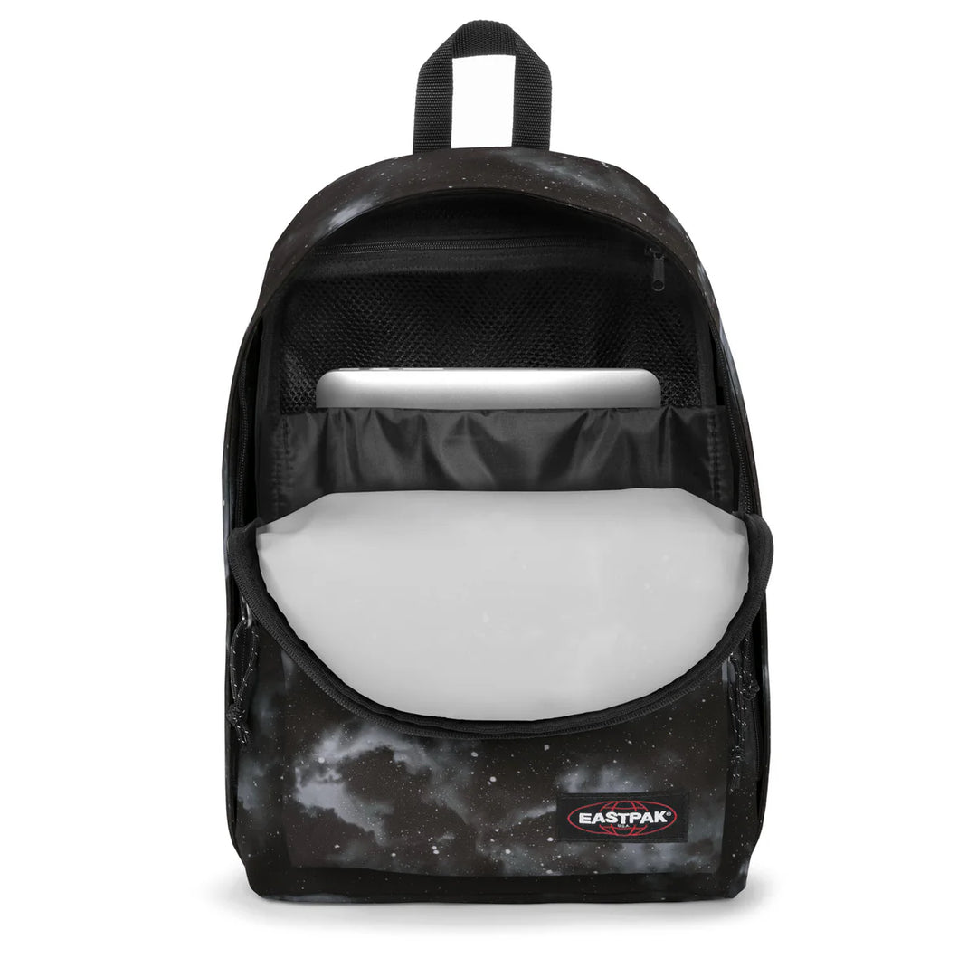 Sac à Dos scolaire noir Out Of Office Clouds Black imprimé nuage Eastpak