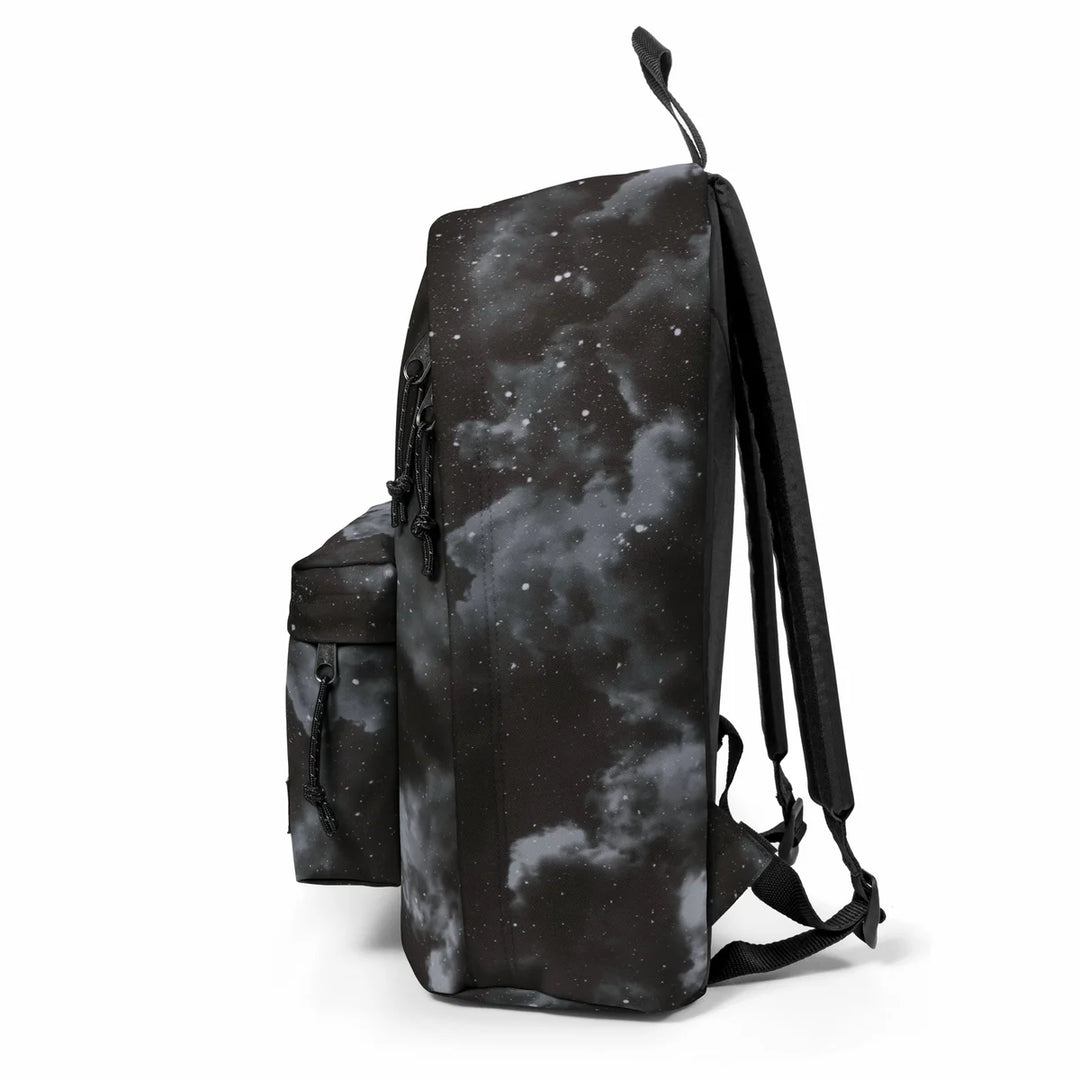 Sac à Dos scolaire noir Out Of Office Clouds Black imprimé nuage Eastpak