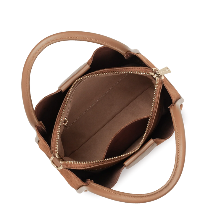 Petit sac à main en suède taupe Lancaster 470-100