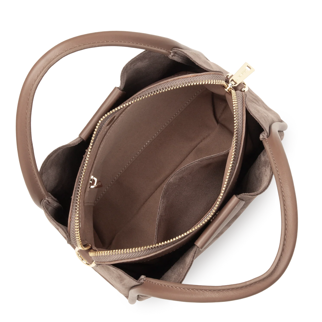 Petit sac à main en suède taupe Lancaster 470-100
