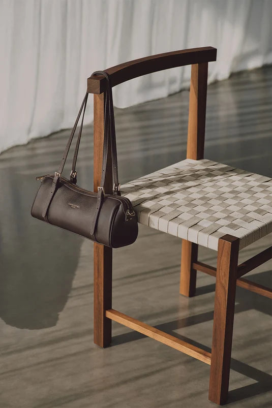 Sac rectangle long en cuir marron Milano Ana Lancaster 547-113