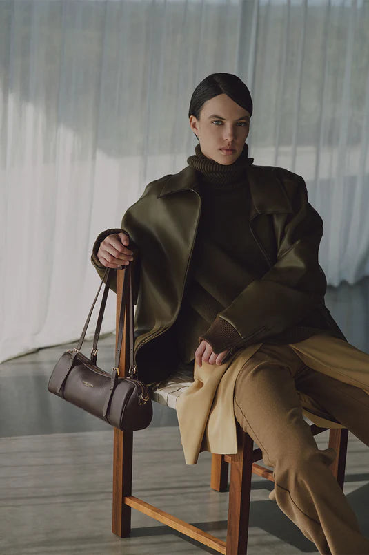 Sac rectangle long en cuir marron Milano Ana Lancaster 547-113